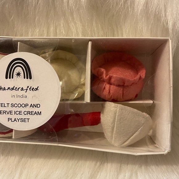 Felt Scoop And Serve Ice Cream Playset Ages 3+ Toy - Picture 4 of 5